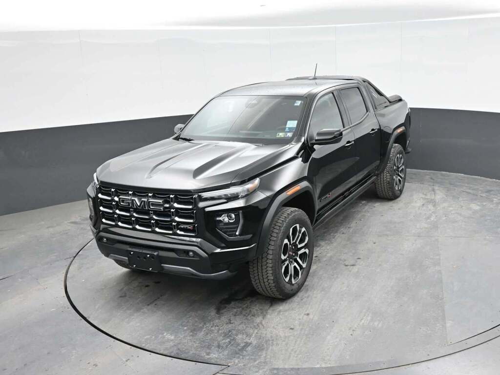 2025 GMC Canyon 4WD AT4