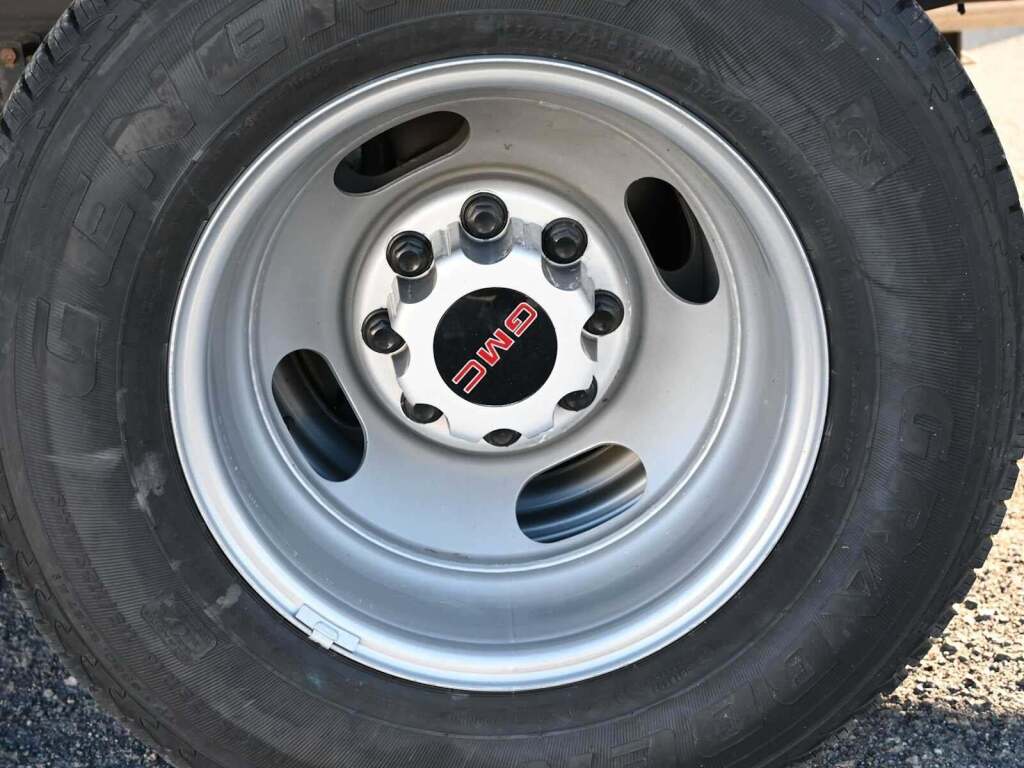 2023 GMC Savana Cutaway 4500 Van