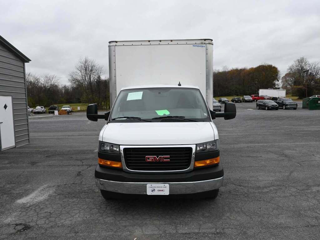 2023 GMC Savana Cutaway 4500 Van
