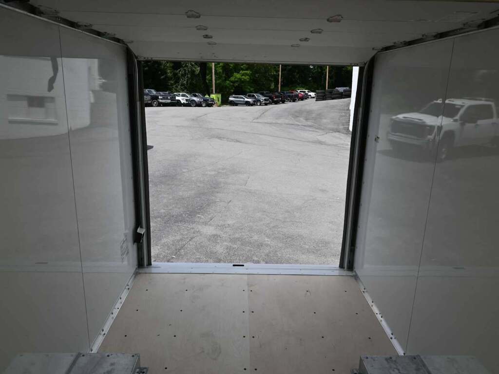 2023 GMC Savana Cutaway Work Van