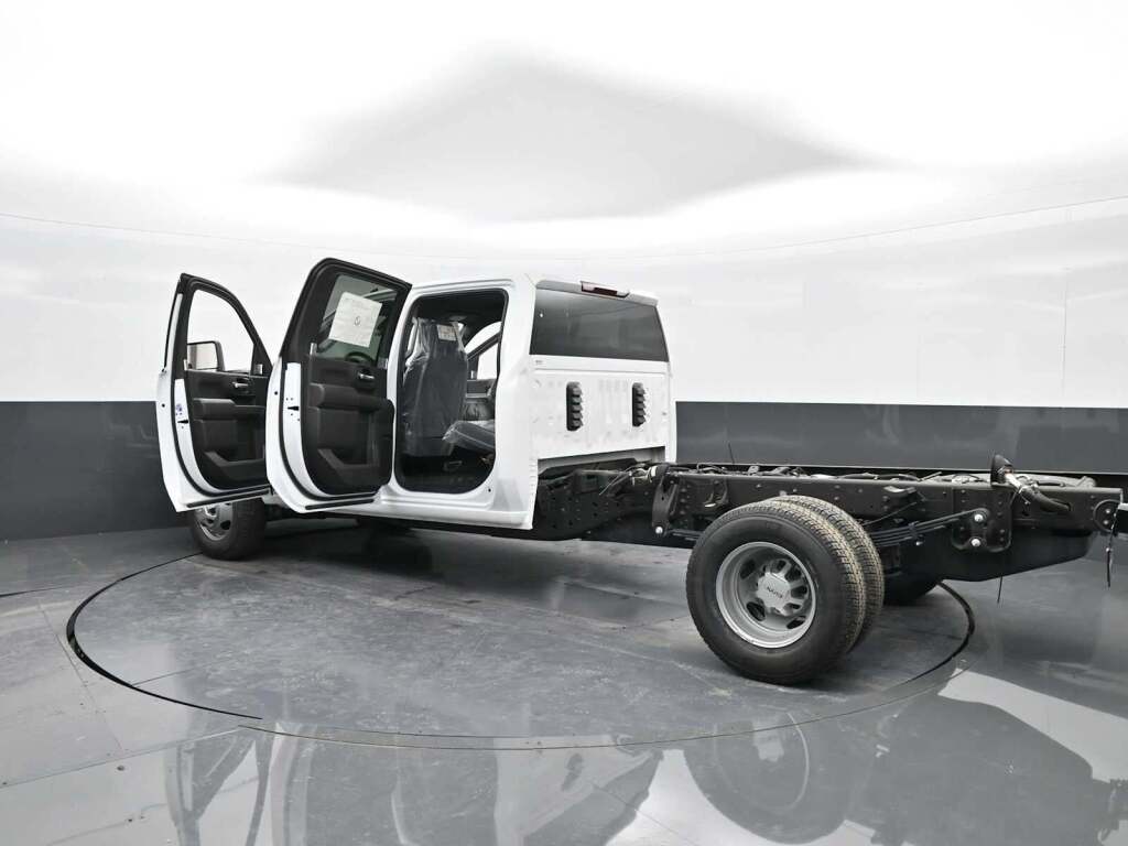 2025 GMC Sierra 3500HD Chassis Pro