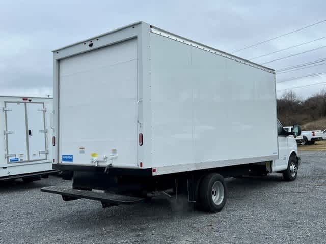 2023 GMC Savana Cutaway 4500 Van