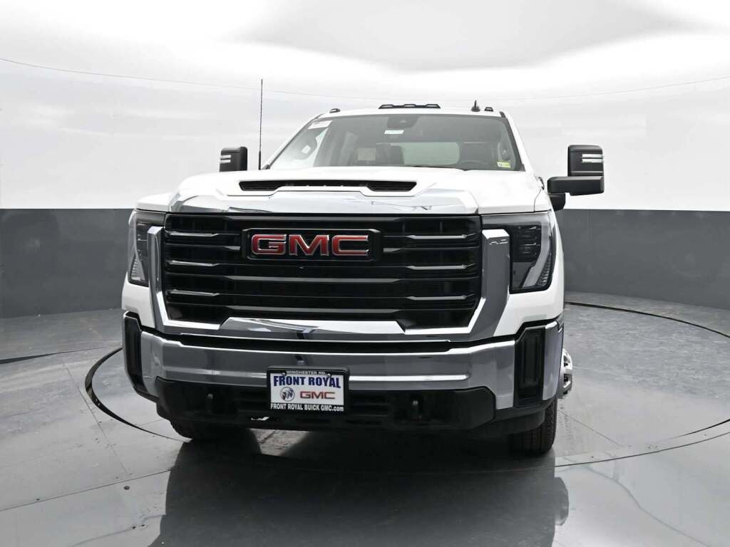 2025 GMC Sierra 3500HD Chassis Pro