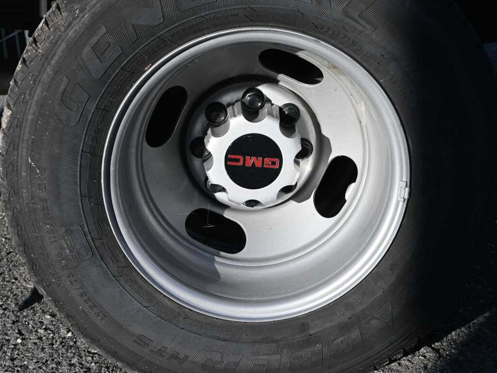 2023 GMC Savana Cutaway 4500 Van