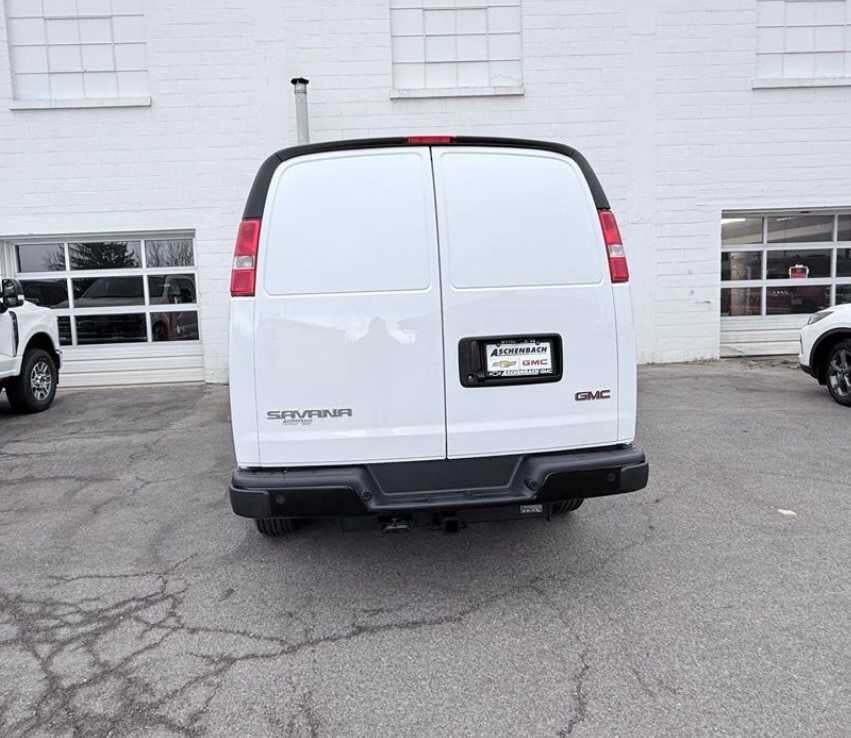 2025 GMC Savana Cargo RWD 3500 Extended Wheelbase Work Van