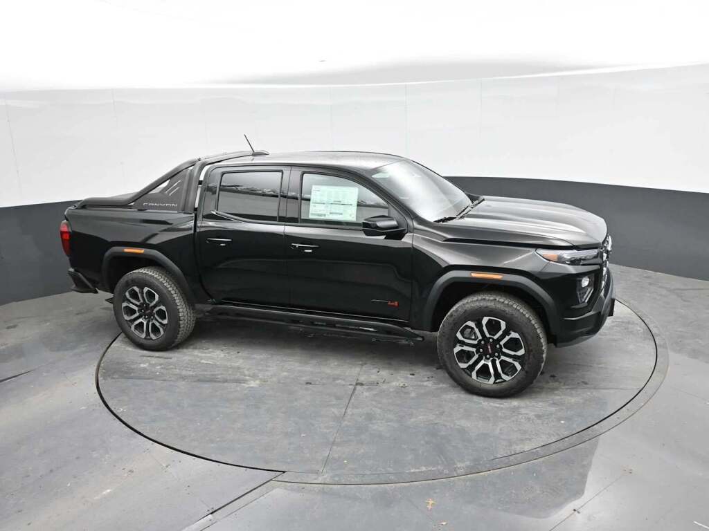 2025 GMC Canyon 4WD AT4