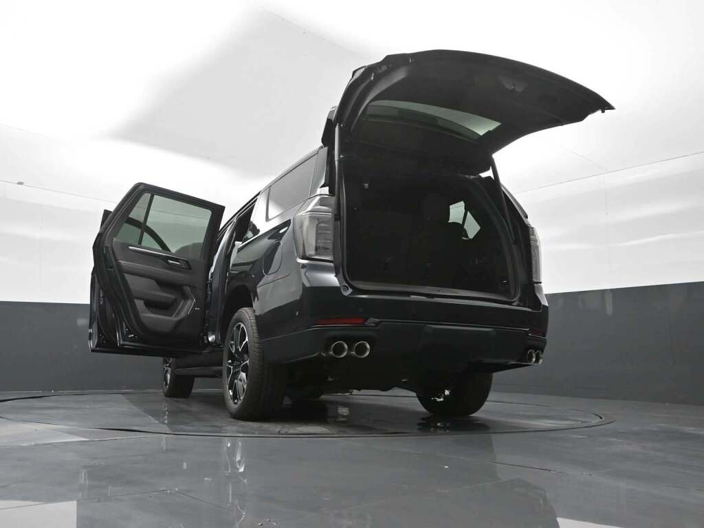 2026 Chevrolet Tahoe 4WD RST