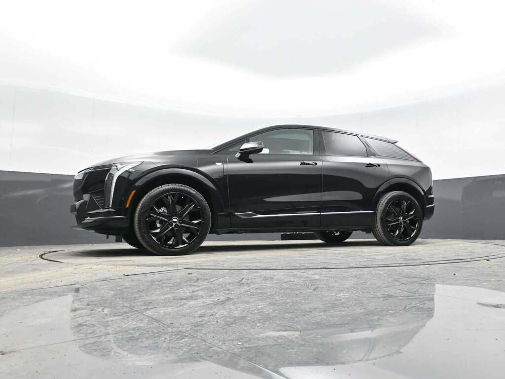 2025 Cadillac OPTIQ Sport 2 AWD