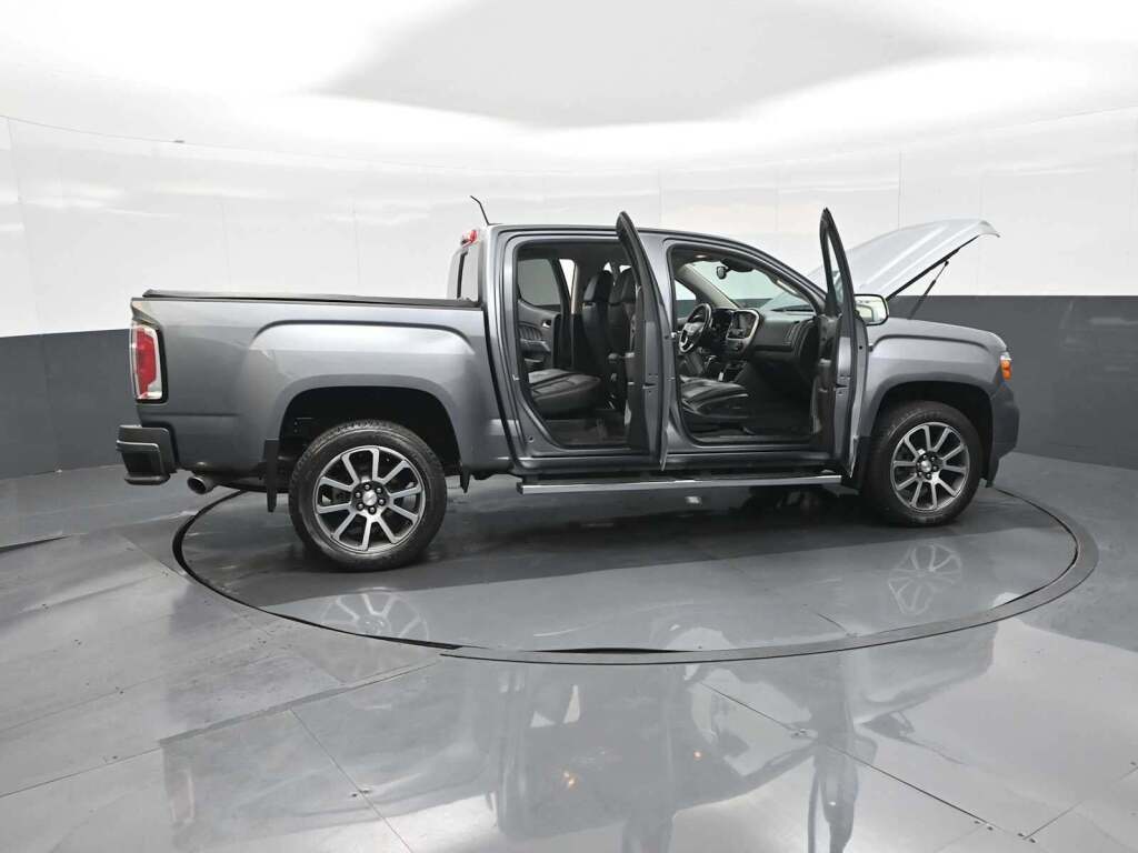 2022 GMC Canyon 4WD Crew Cab Short Box Denali