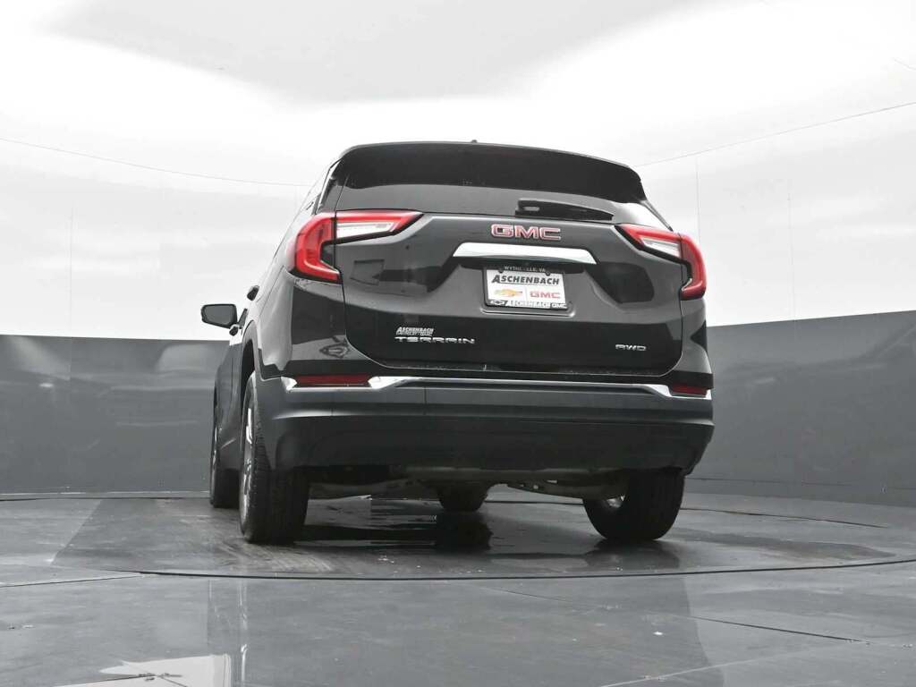 2024 GMC Terrain AWD SLT