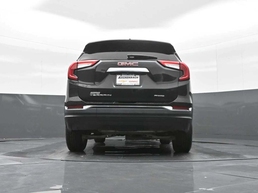 2024 GMC Terrain AWD SLT