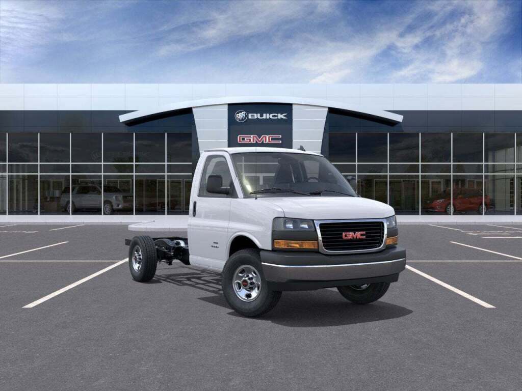 2025 GMC Savana Cutaway Work Van