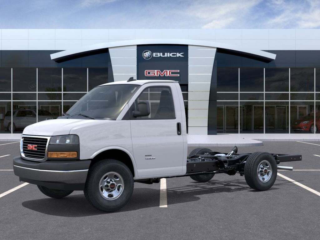 2025 GMC Savana Cutaway Work Van