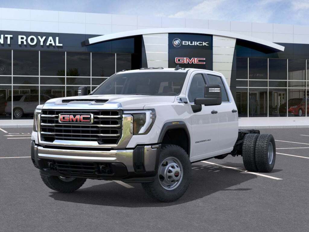 2025 GMC Sierra 3500HD Chassis Pro