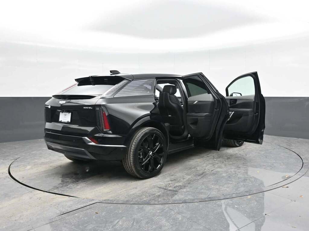 2025 Cadillac OPTIQ Sport 2 AWD