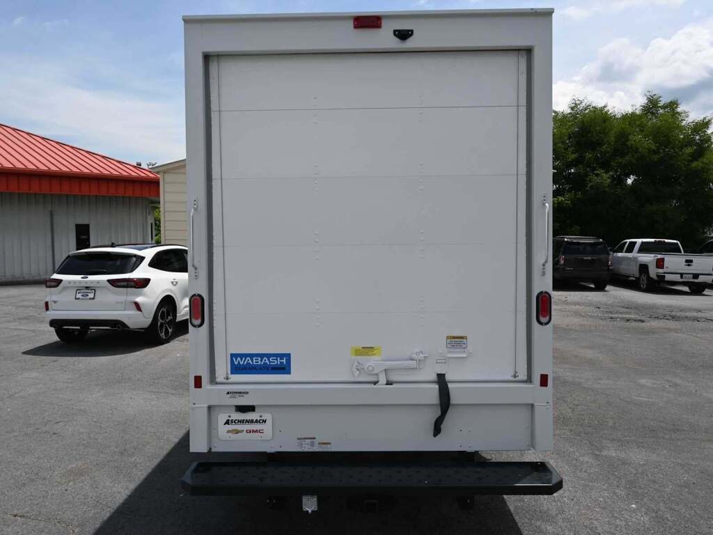 2023 GMC Savana Cutaway Work Van