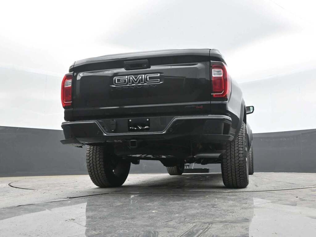 2025 GMC Canyon 4WD AT4