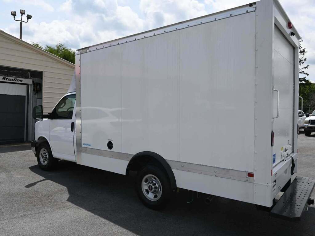 2023 GMC Savana Cutaway Work Van