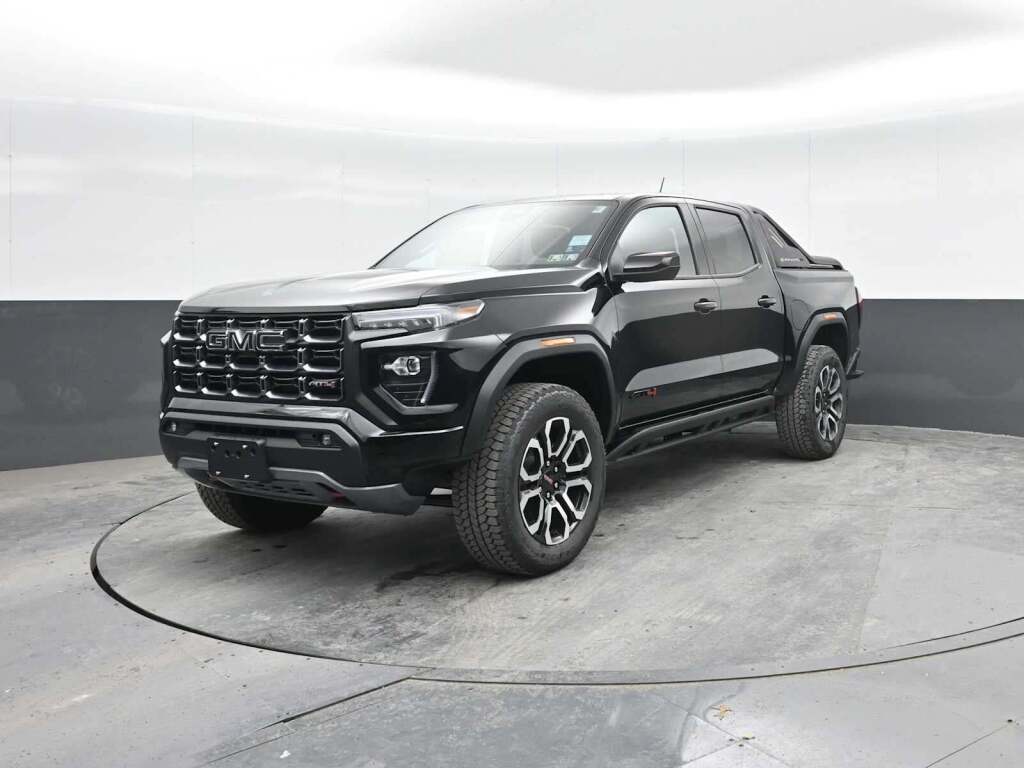 2025 GMC Canyon 4WD AT4