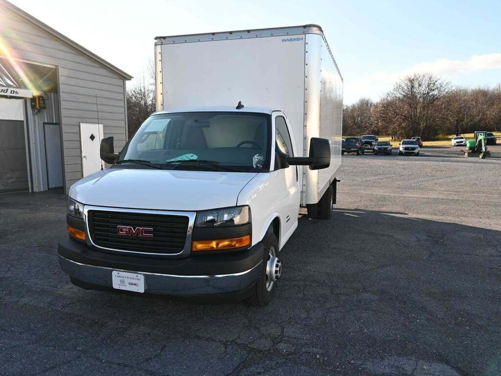 2023 GMC Savana Cutaway 4500 Van