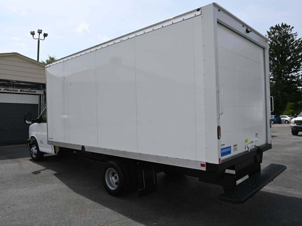 2023 GMC Savana Cutaway 4500 Van