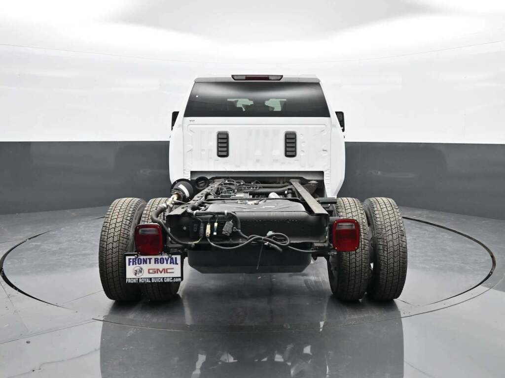 2025 GMC Sierra 3500HD Chassis Pro