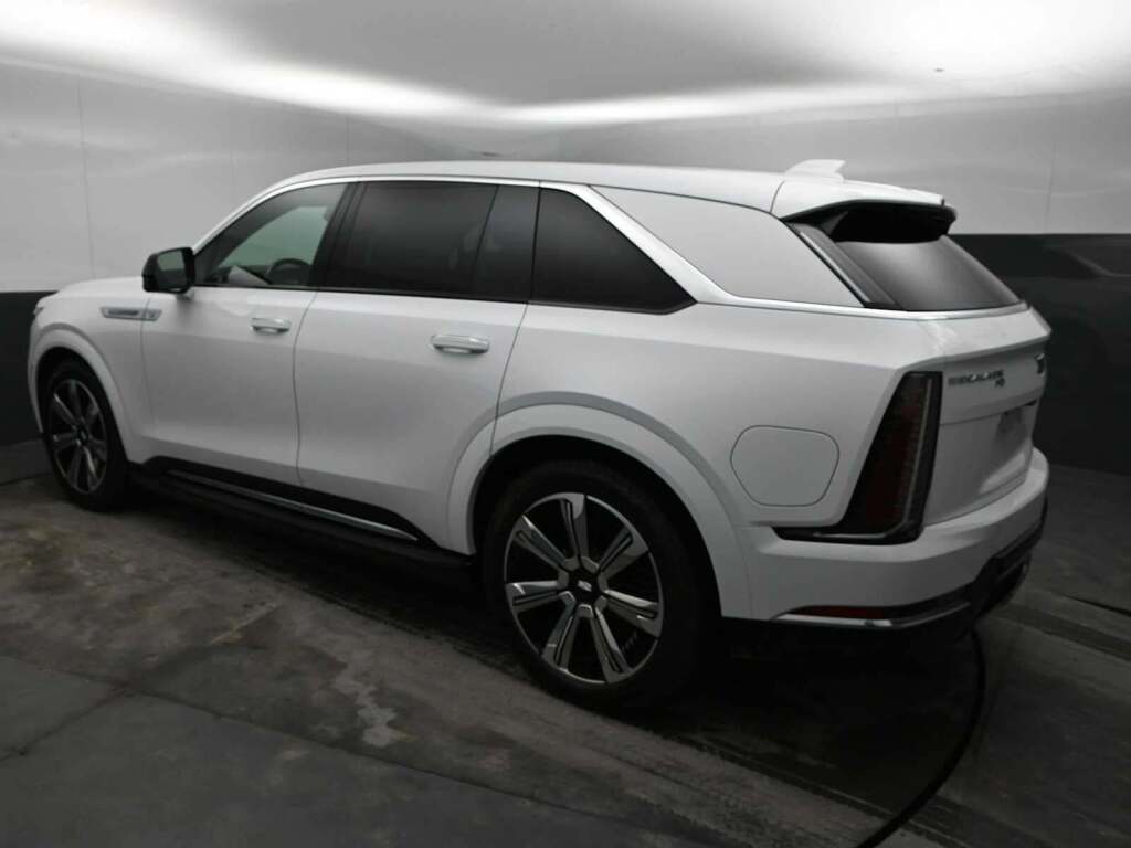 2025 Cadillac Escalade IQ Luxury 2 AWD