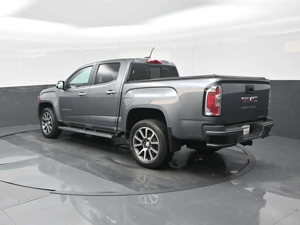 2022 GMC Canyon 4WD Crew Cab Short Box Denali