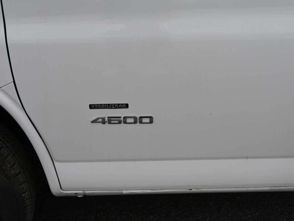 2023 GMC Savana Cutaway 4500 Van