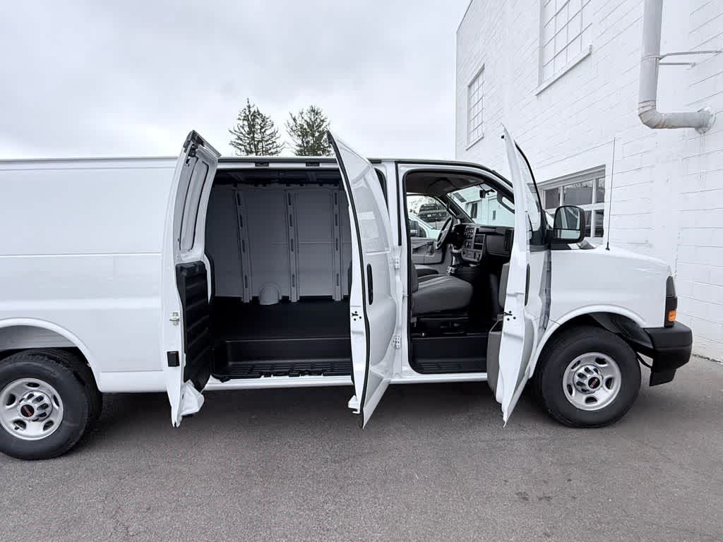 2025 GMC Savana Cargo RWD 3500 Extended Wheelbase Work Van