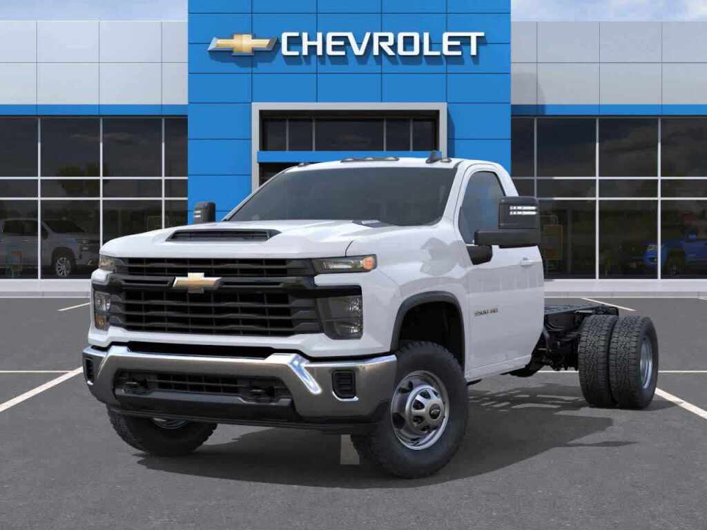 2025 Chevrolet Silverado 3500HD Chassis Work Truck