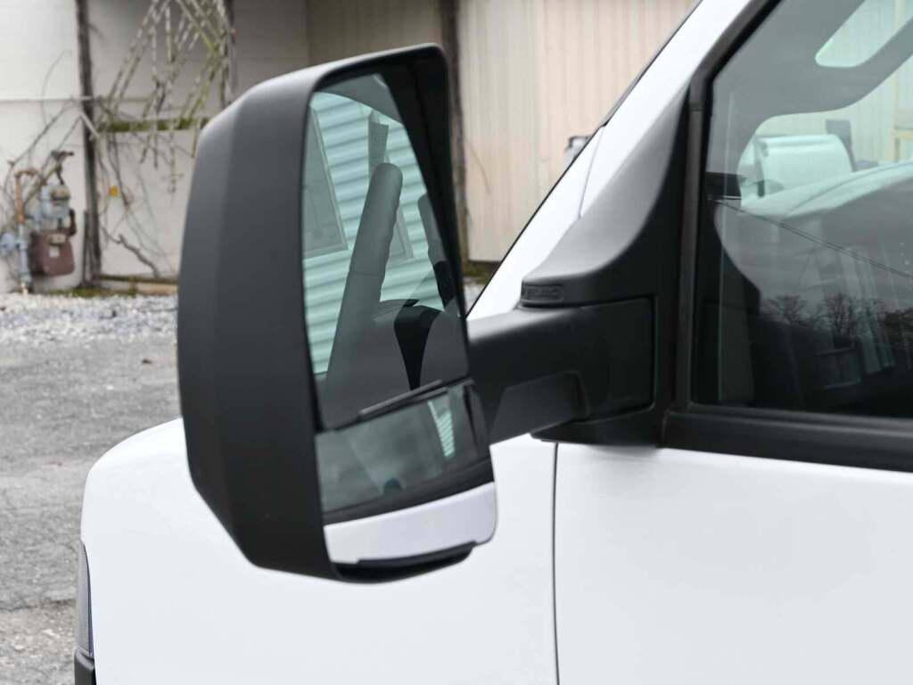 2023 GMC Savana Cutaway 4500 Van