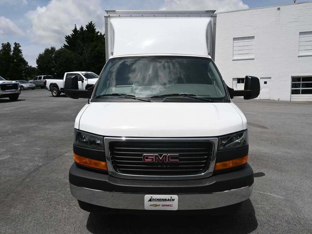 2023 GMC Savana Cutaway Work Van