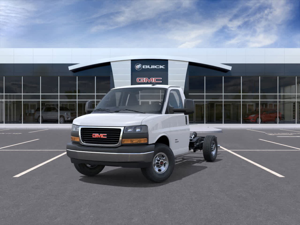 2025 GMC Savana Cutaway Work Van