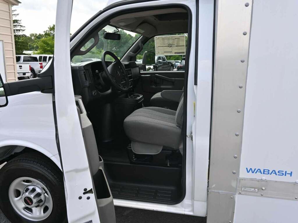 2023 GMC Savana Cutaway Work Van