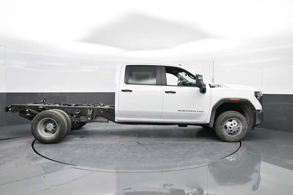 2025 GMC Sierra 3500HD Chassis Pro