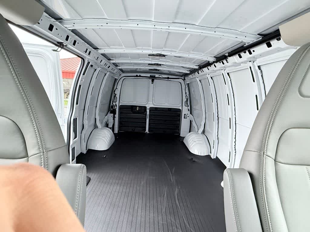 2025 GMC Savana Cargo RWD 3500 Extended Wheelbase Work Van