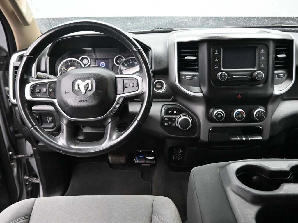 2020 Ram 1500 Big Horn Crew Cab 4x4 5'7" Box