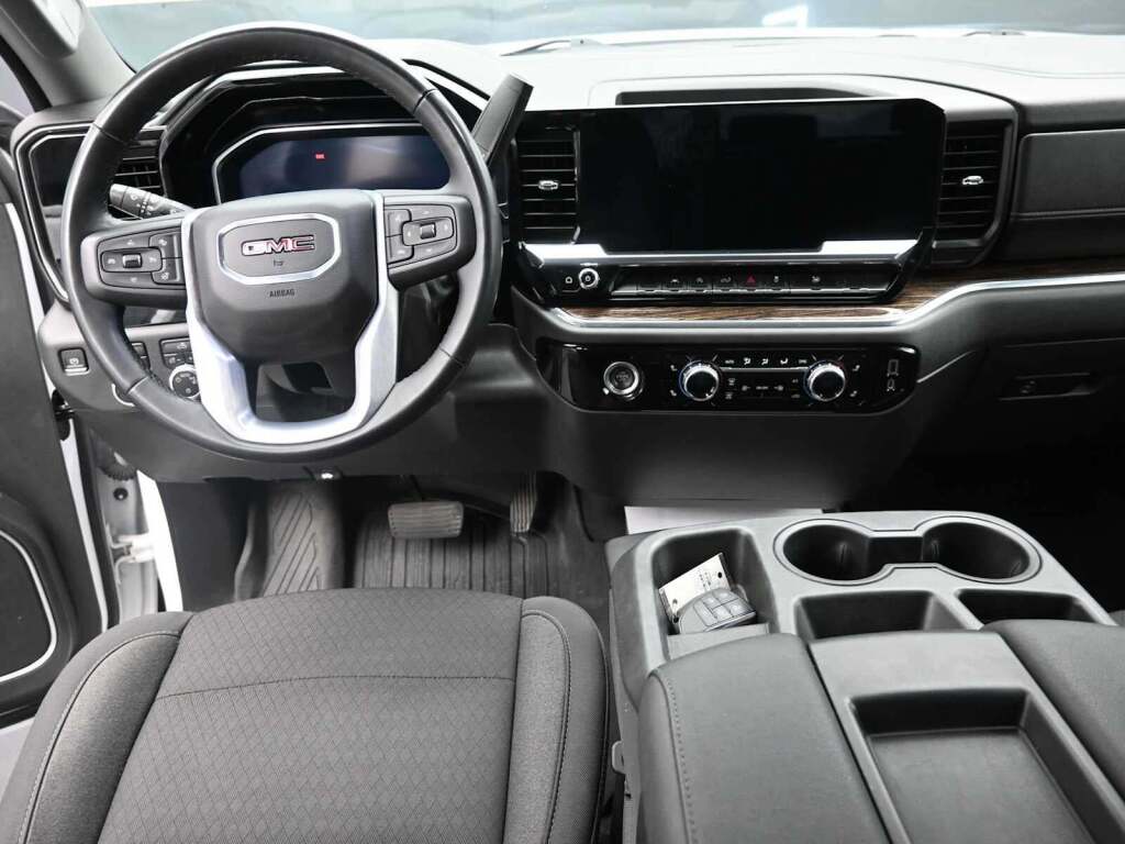 2023 GMC Sierra 1500 SLE