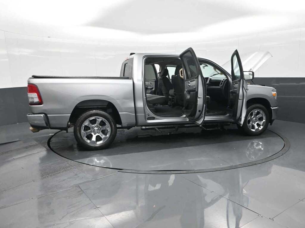 2020 Ram 1500 Big Horn Crew Cab 4x4 5'7" Box