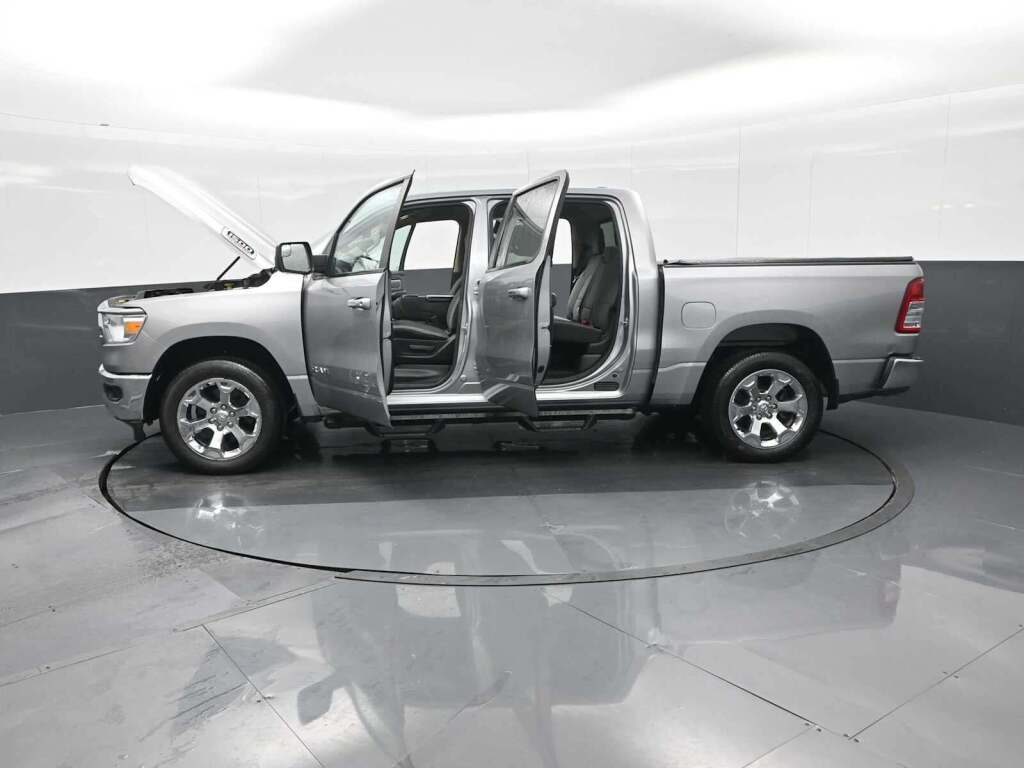 2020 Ram 1500 Big Horn Crew Cab 4x4 5'7" Box