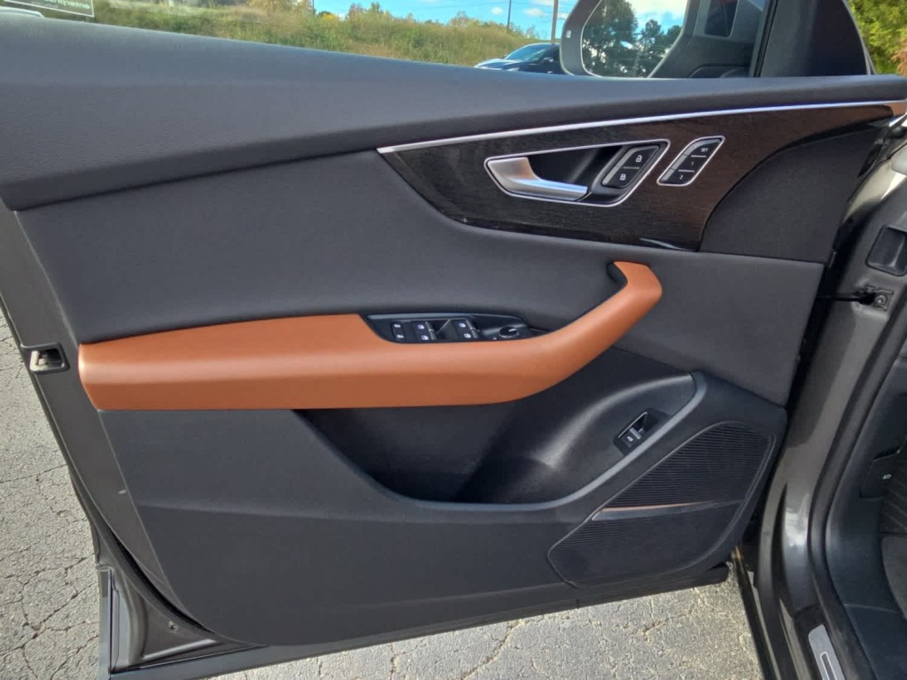 2019 Audi Q8 55 Premium