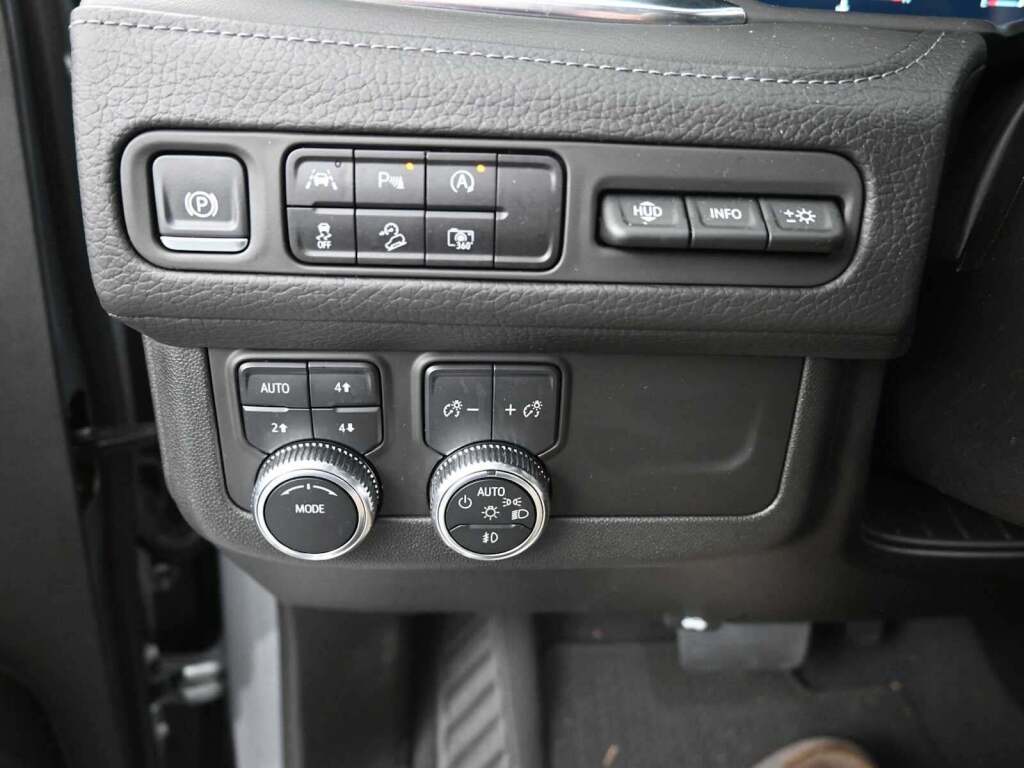 2024 GMC Yukon 4WD Denali