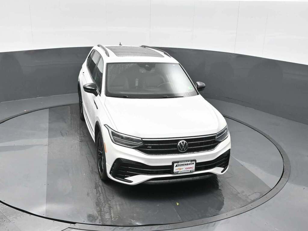 2022 Volkswagen Tiguan 2.0T SE R-Line Black