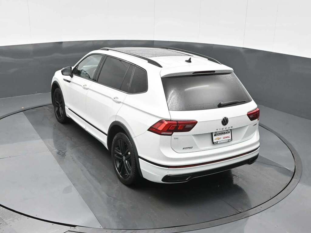 2022 Volkswagen Tiguan 2.0T SE R-Line Black