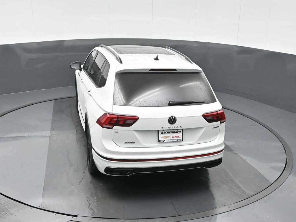 2022 Volkswagen Tiguan 2.0T SE R-Line Black