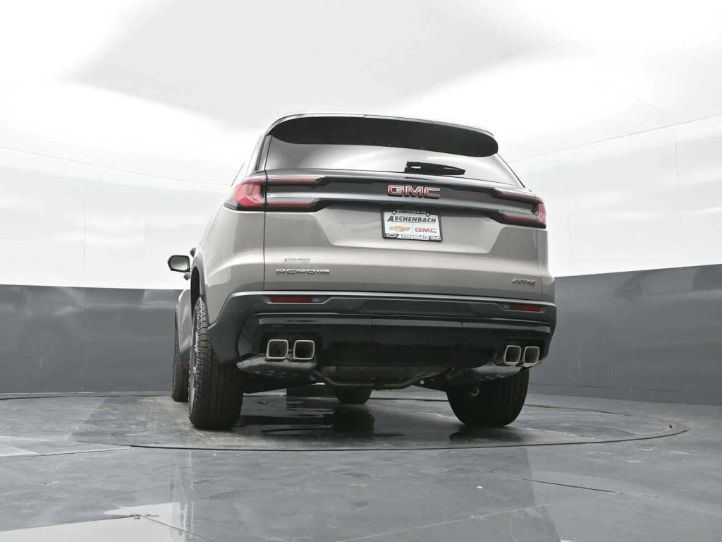 2026 GMC Acadia AT4 AWD