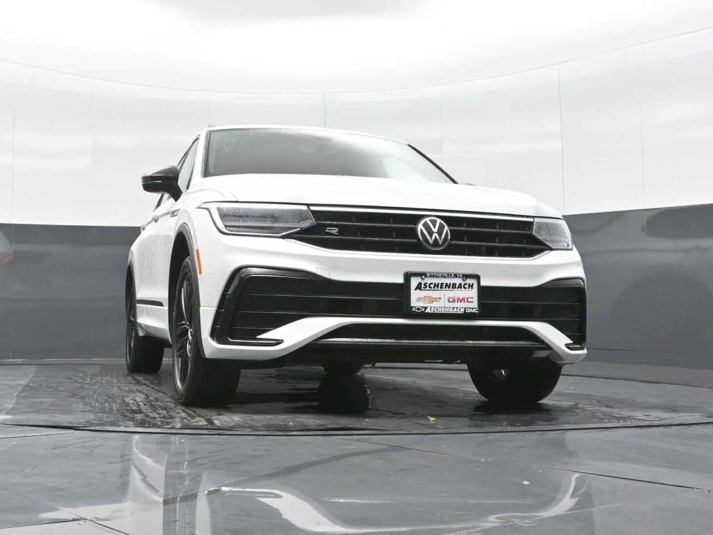 2022 Volkswagen Tiguan 2.0T SE R-Line Black