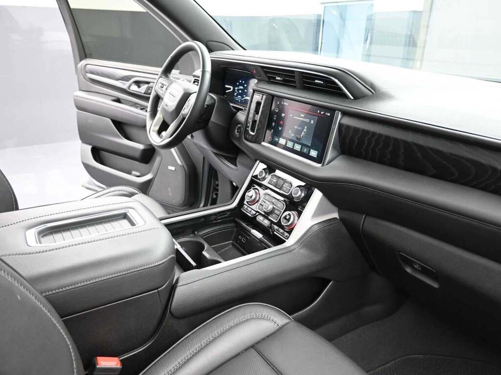 2024 GMC Yukon 4WD Denali