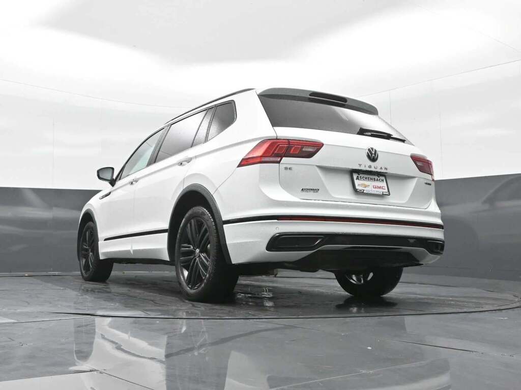 2022 Volkswagen Tiguan 2.0T SE R-Line Black